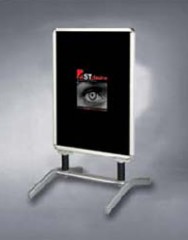 A stand sa nogarima 130 EUR + PDV